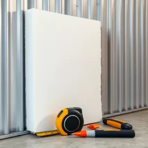 Jaka grubość styropianu na ocieplenie garażu blaszanego